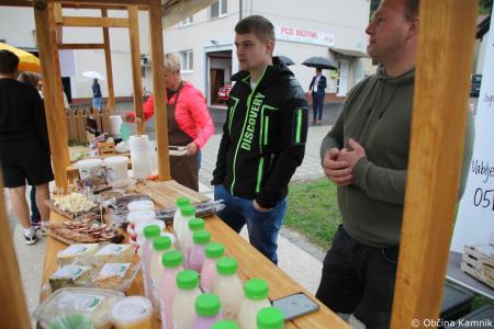 V Motniku namenu predali prenovljeni prireditveni prostor (5)